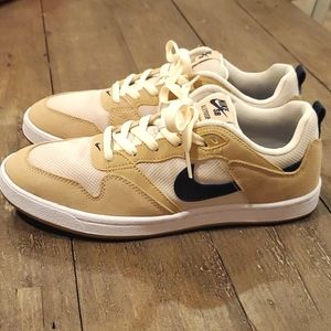 Nike SB Alleyoop Club Gold/Navy NWOT Sz 8.5